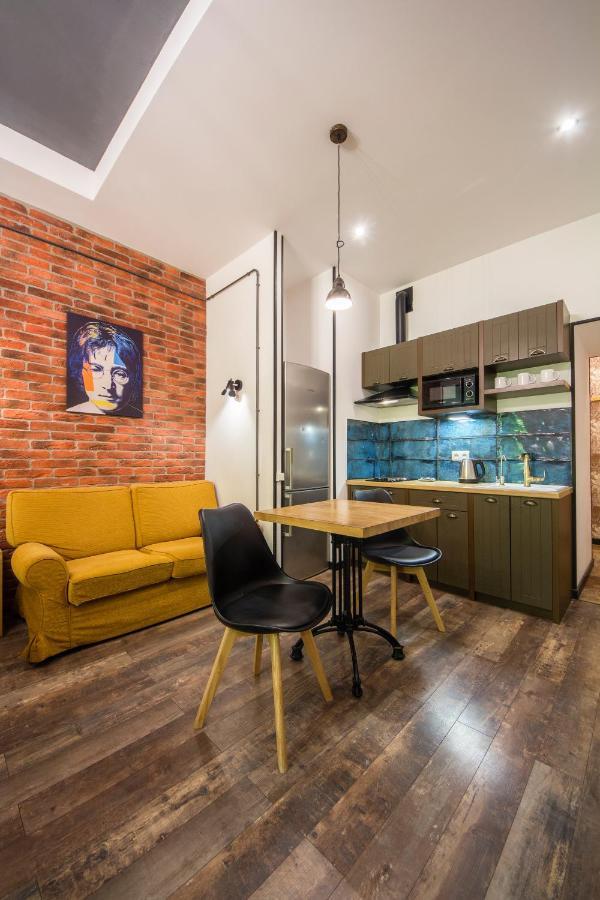 Self Check-In Apartments Near Landscape Alley Kiew Exterior foto